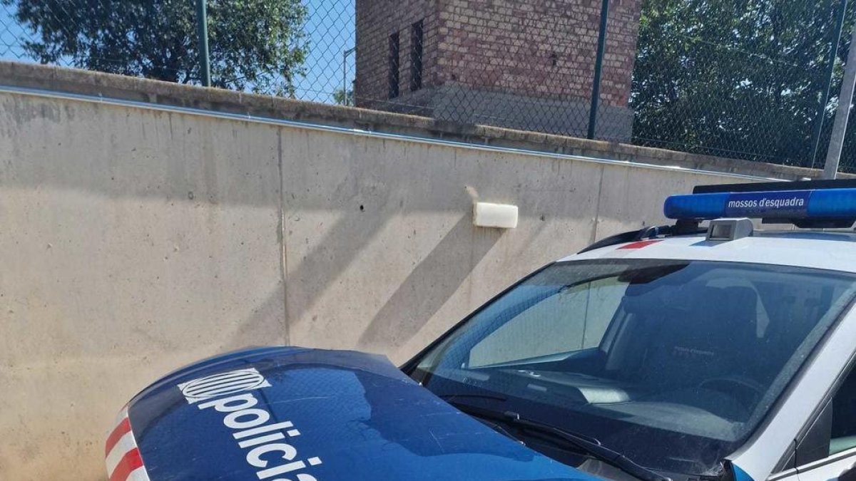 Lleida: Cinc mossos ferits en intentar aturar els participants en una rave a Ivars de Noguera