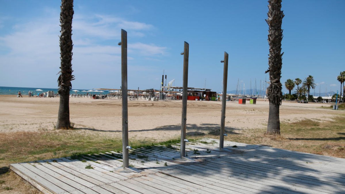 Salou tancarà la meitat de les dutxes i rentapeus de les platges a causa de la sequera