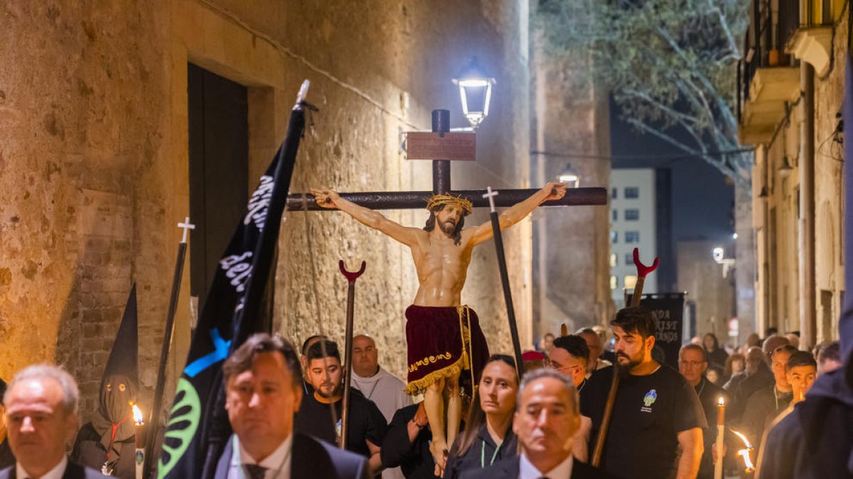 La procesión del Cristo de los Gitanos recorre la Part Alta de Tarragona