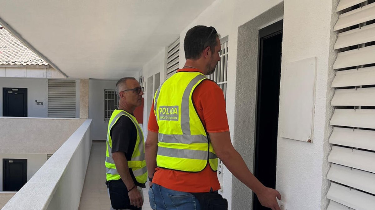 Detectan nueve viviendas que se alquilaban ilegalmente como apartamentos turísticos en Miami Platja