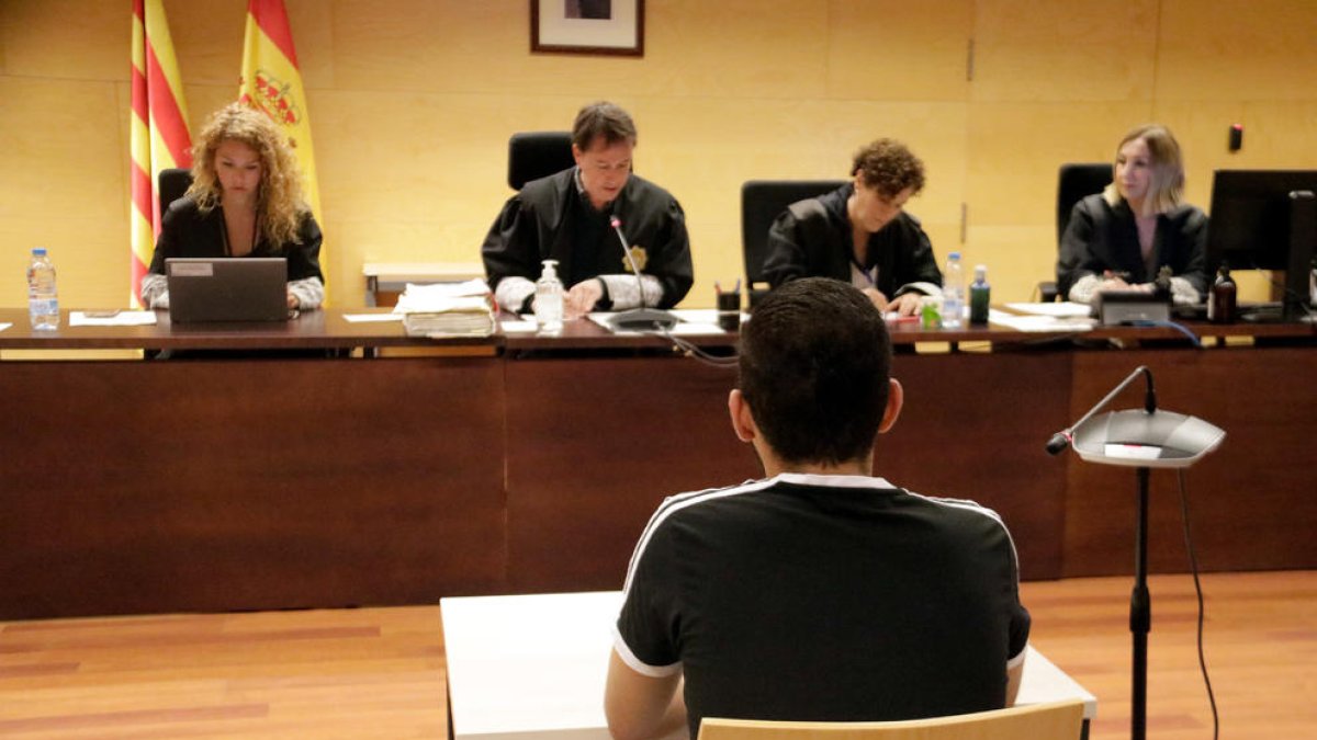 Condenado a 3 años de prisión por abusar de la cuñada de 11 mientras dormía en Anglès