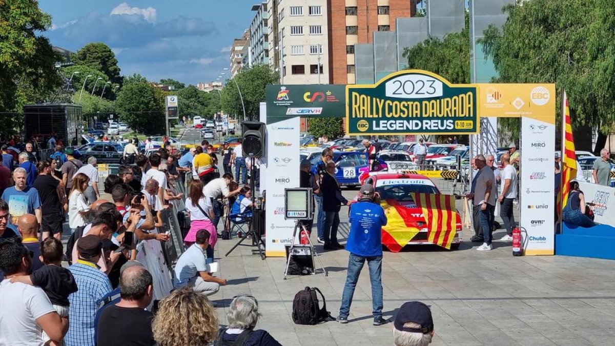 Tret de sortida a la vuitena edició del Rally Costa Daurada Legend de Reus
