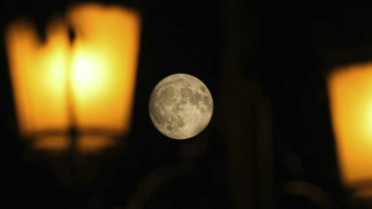 Quan i on veure la Lluna de l'Esturió