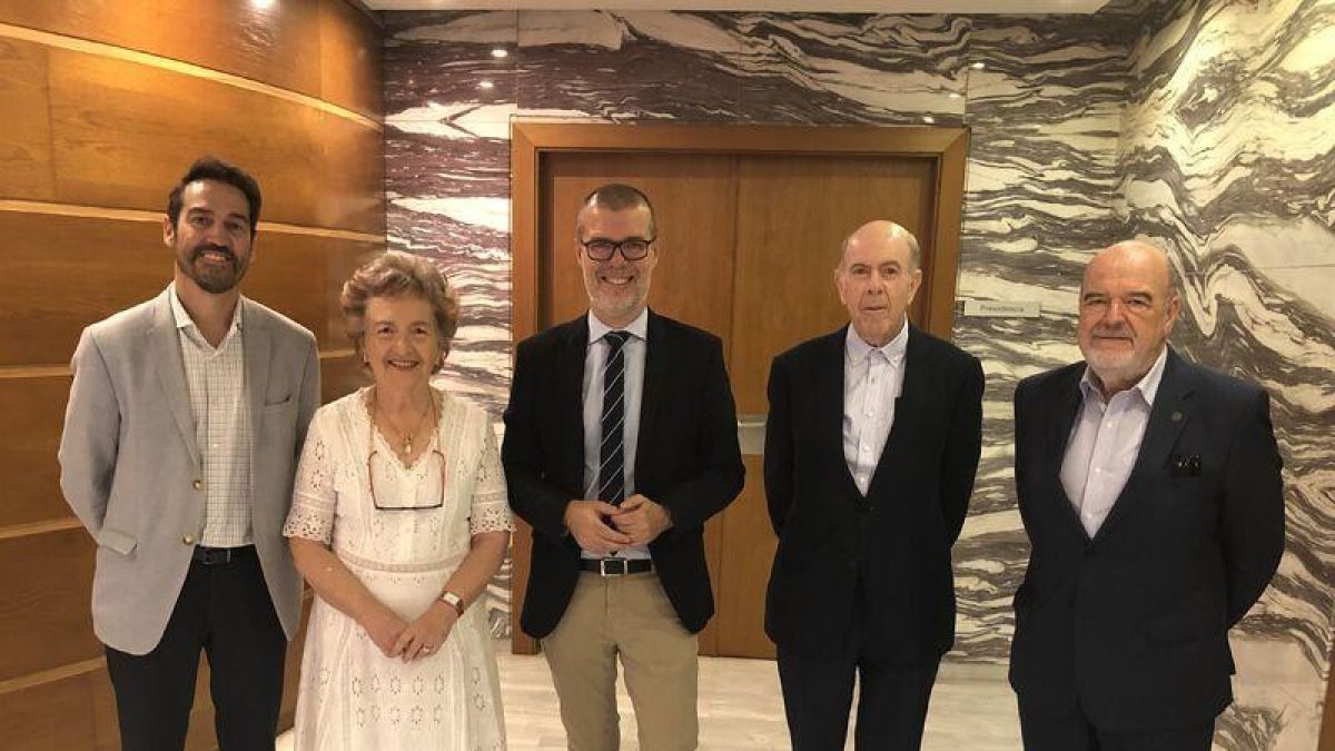 Cruset (Junts) se compromete a promover la reducción de los trámites burocráticos en empresas y autónomos en el Congreso