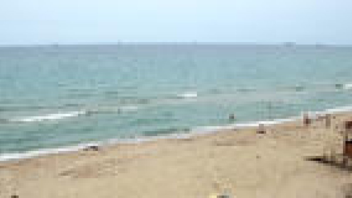 Muere ahogada una persona en la playa del Miracle y dos más tienen que ser rescatadas