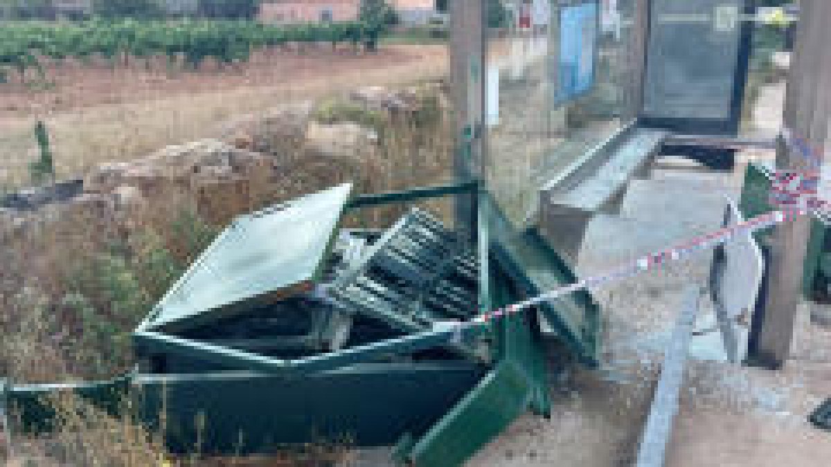 Un accidente de tráfico deja una urbanización del Montmell sin correspondencia a domicilio durante todo el verano