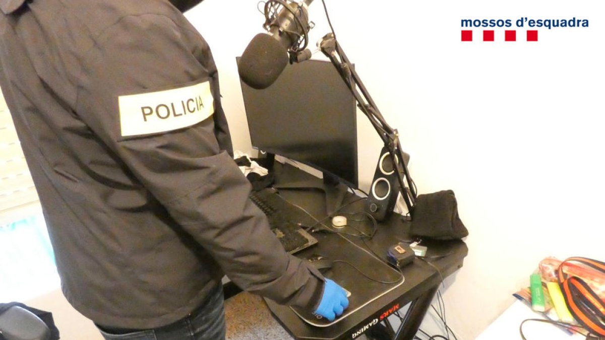 Barcelona: En libertad el acusado de extorsionar a dos familiares amenazándolos con difundir imágenes sexuales