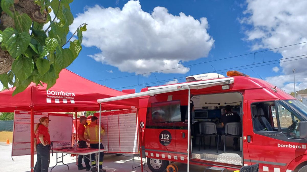 Els Bombers treballen en la recerca d'una dona de 67 anys desapareguda a Roda de Berà