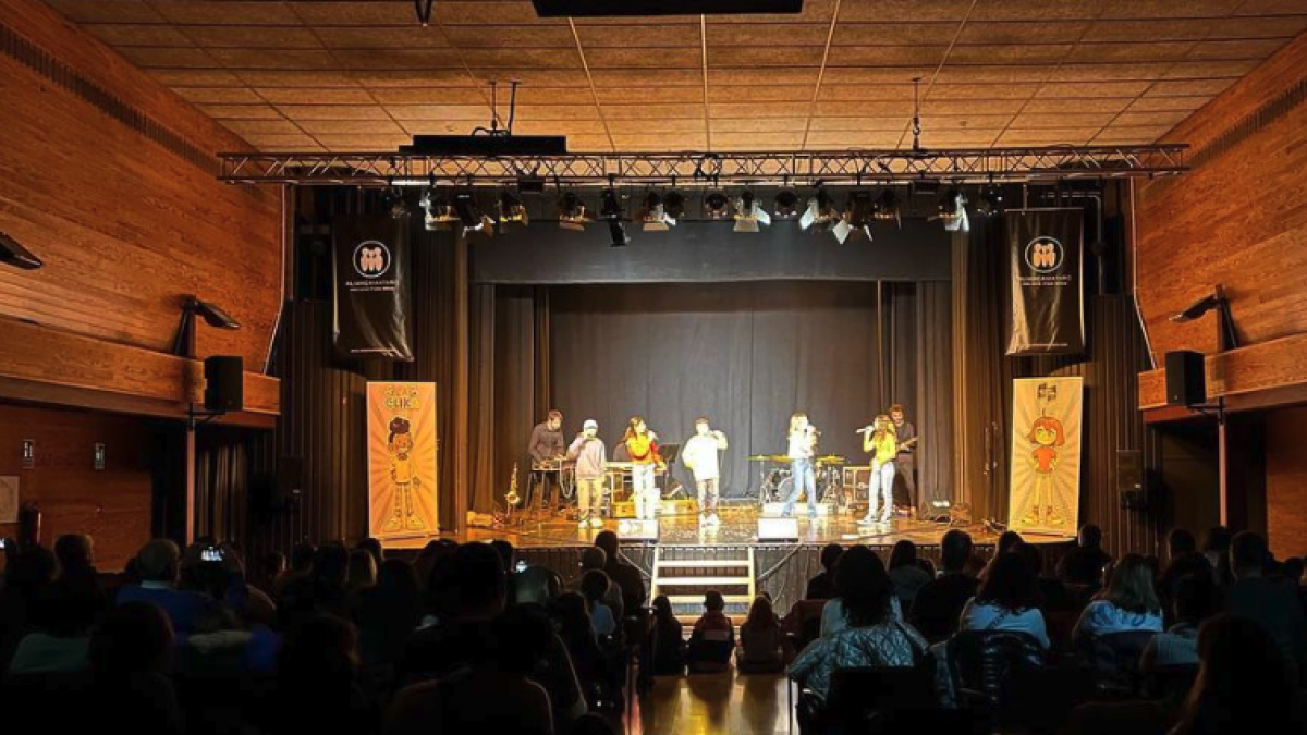 La Clika aterriza en Reus como parte de su gira por Cataluña