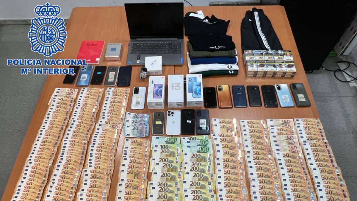 Detenido un grupo organizado en Girona que sustraía datos de tarjetas bancarias