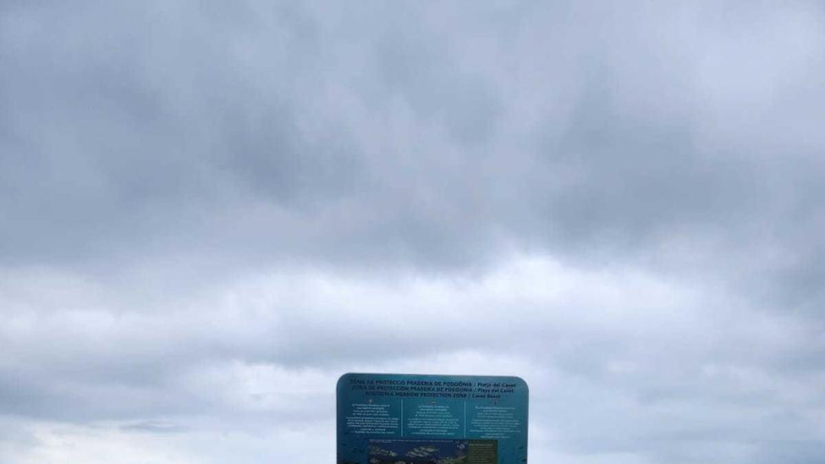 Cambrils instala dos boyas monotoritzades para mejorar la seguridad de las playas