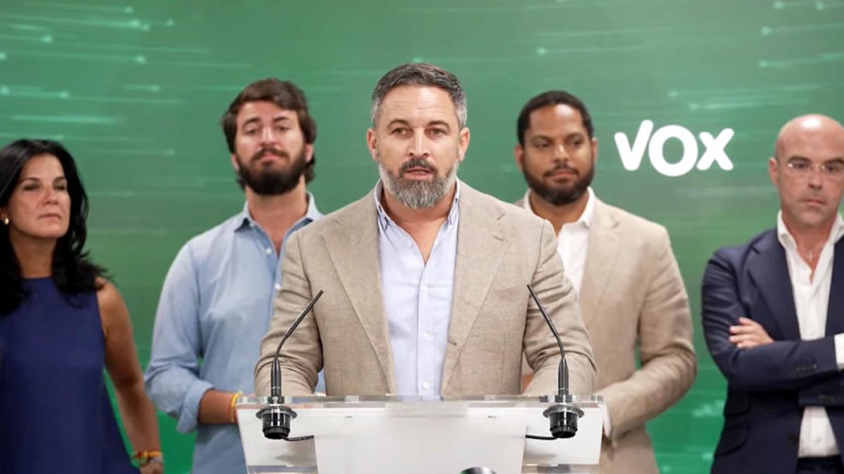 Vox ofereix a Feijóo el suport dels seus 33 diputats per una «majoria constitucional» al Congrés