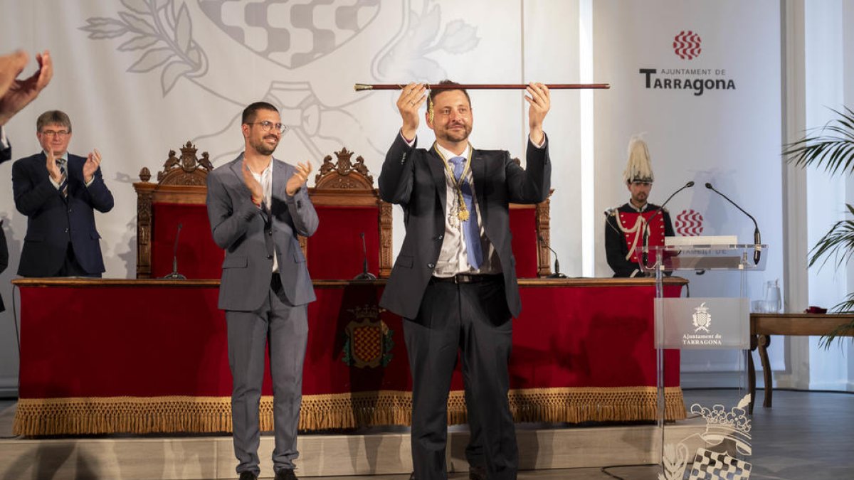 Rubén Viñuales es investido alcalde de Tarragona