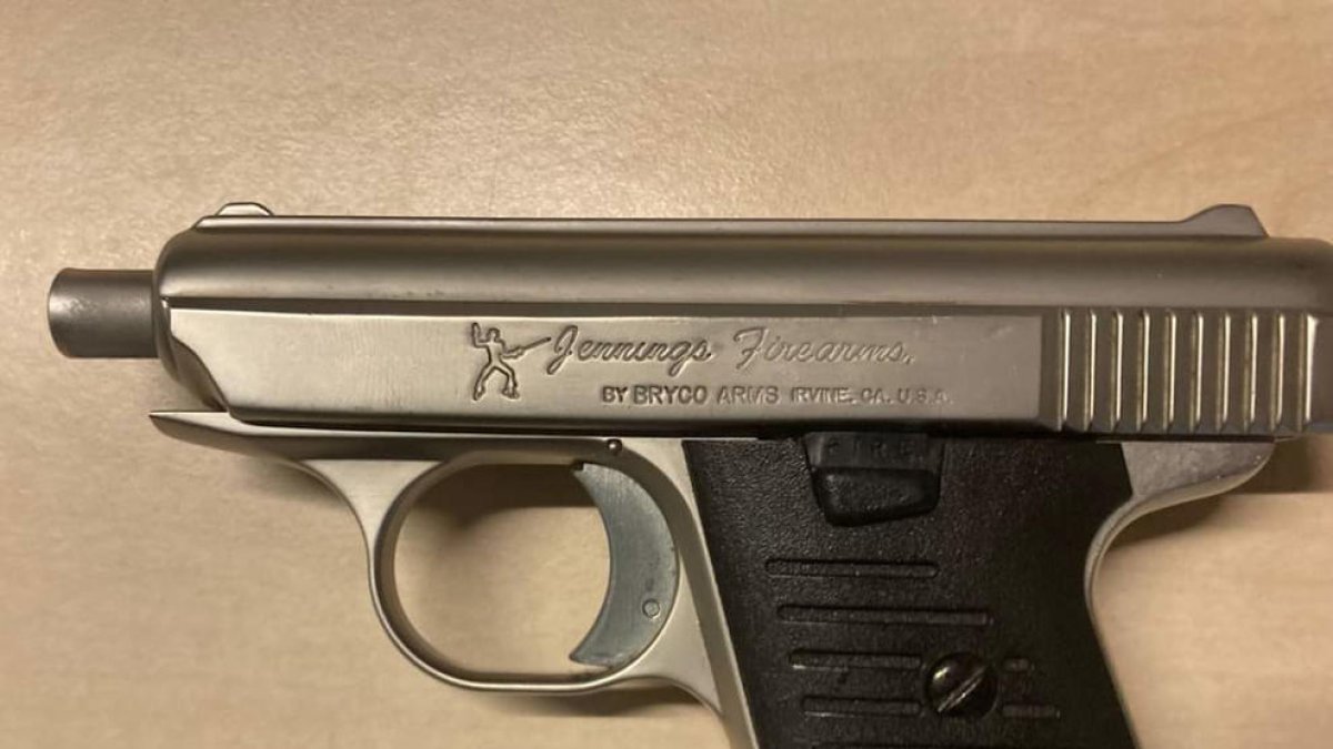 Girona: Detenido un hombre en Empuriabrava que iba exhibiendo una pistola por la calle