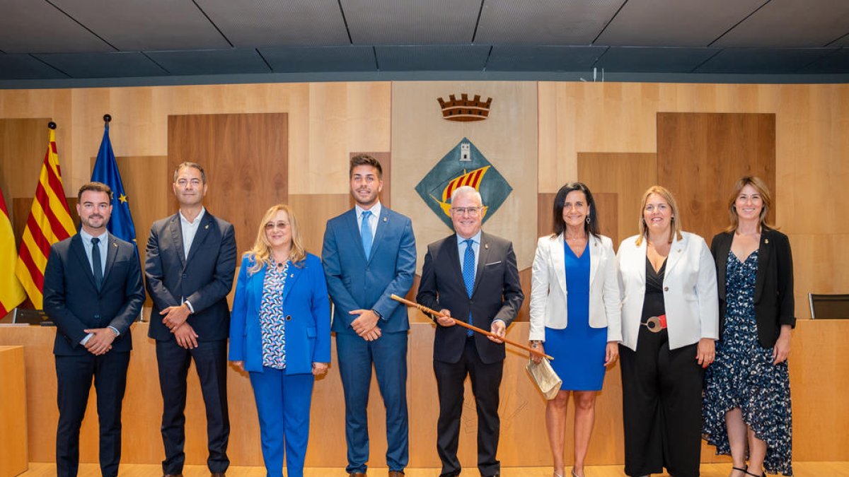 Salou organiza el nuevo gobierno con cambios significativos en vivienda, protección civil e igualdad