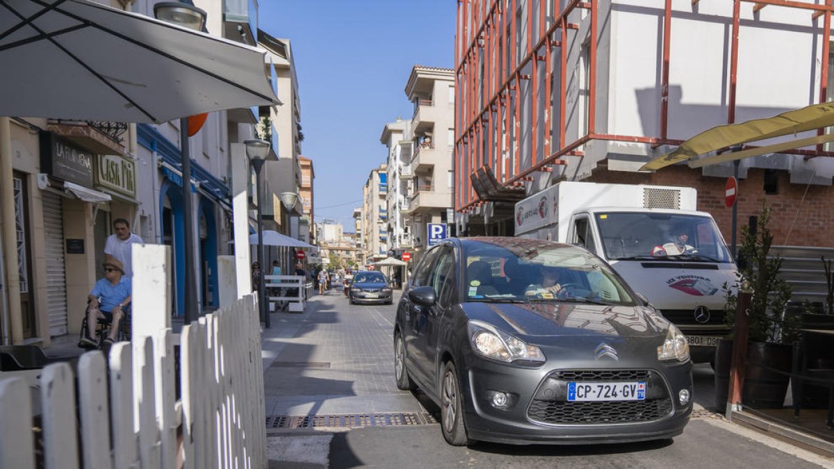 Cambrils posarà cartells informatius per evitar embussos al carrer Pau Casals