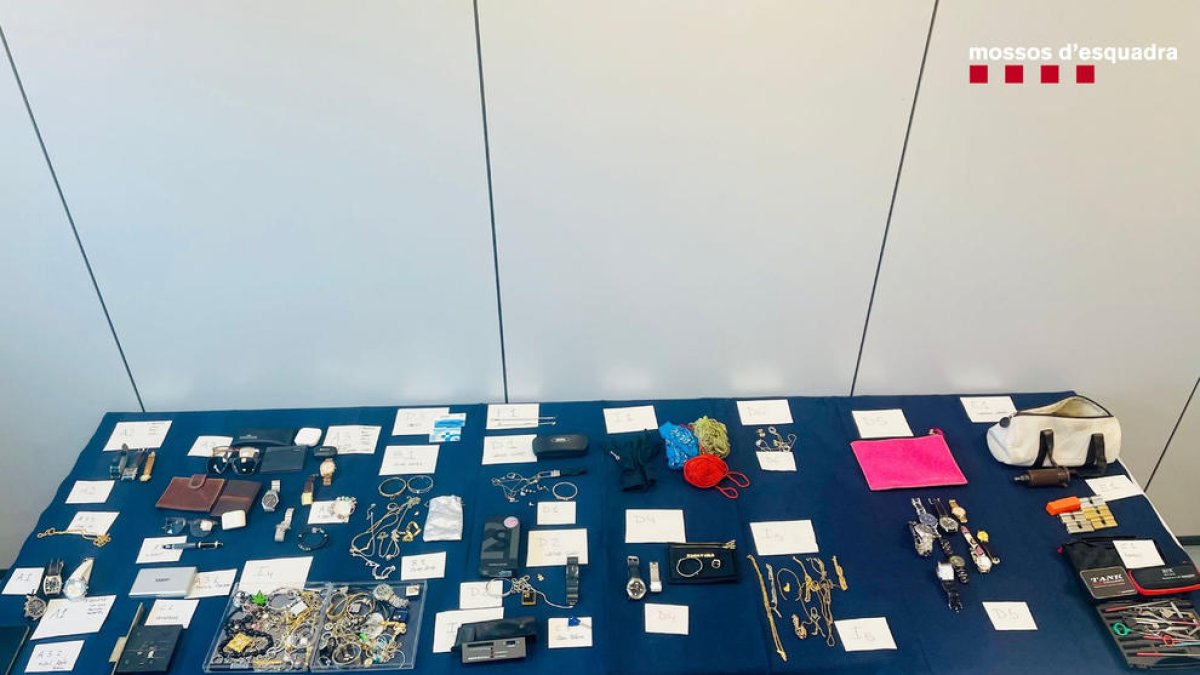 Detienen a dos hombres por quince robos en domicilios de toda Cataluña