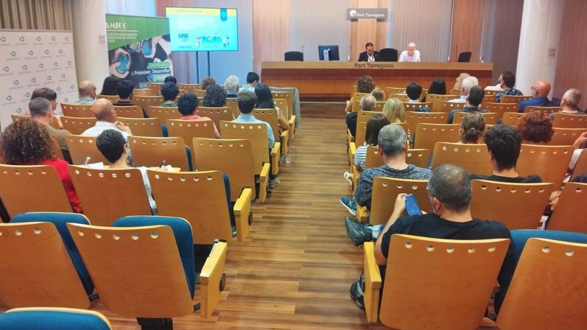 El Puerto de Tarragona acoge la presentación de la nueva normativa europea sobre mapas de olor