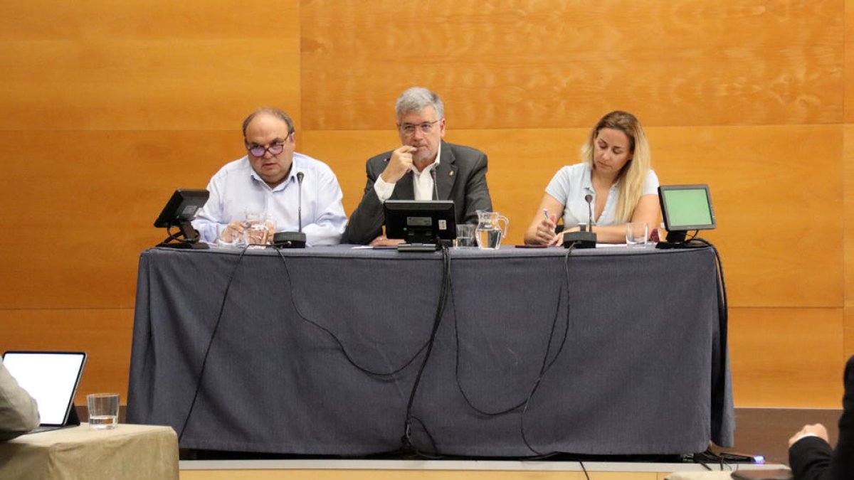 El pleno de Tarragona aprueba la internalización de los trabajadores de la biblioteca municipal