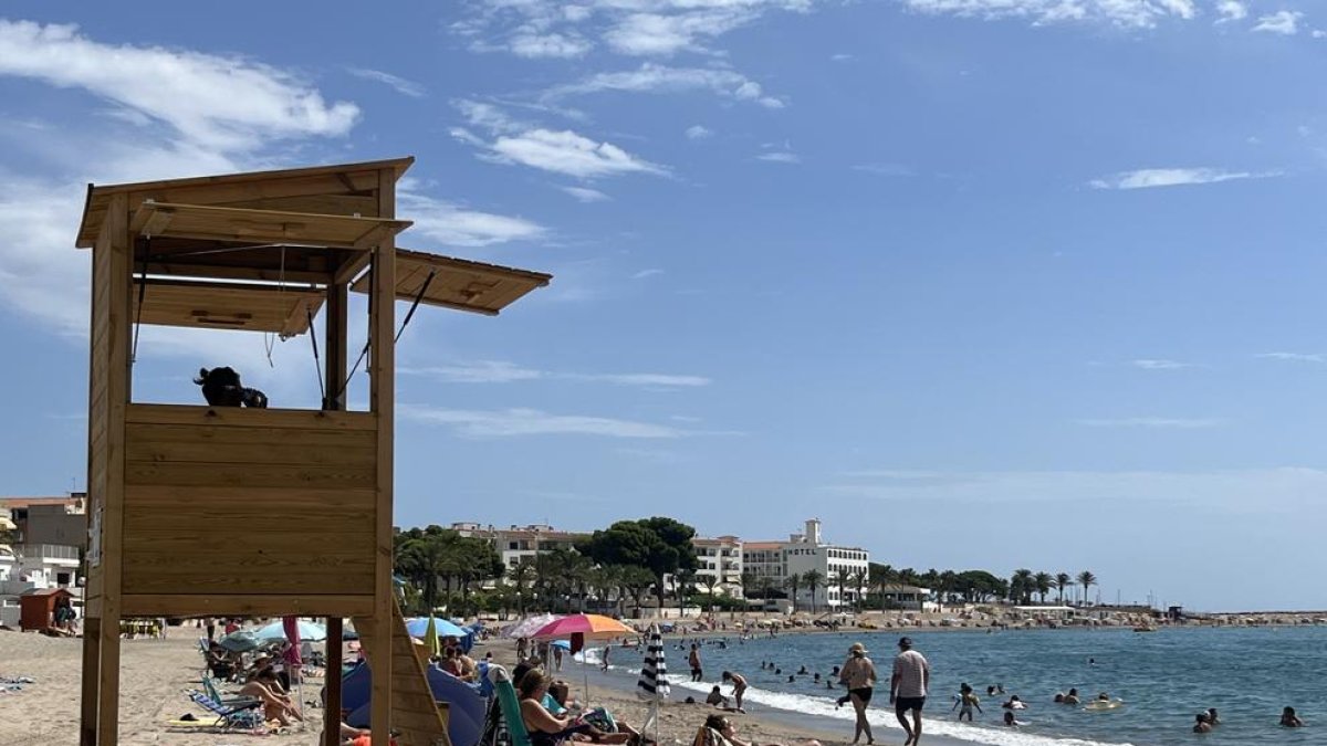 Empieza la temporada alta en las playas de Vandellòs i l'Hospitalet de l'Infant