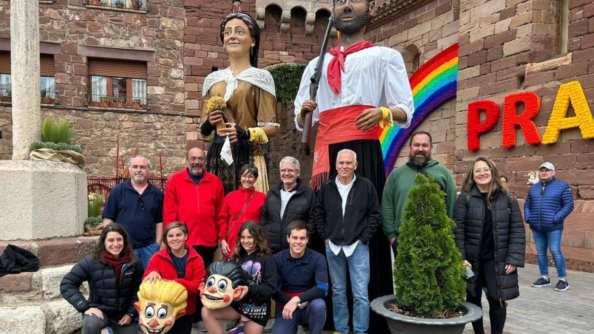 Prades se adorna de flores y colores para la Festa de la Farigola