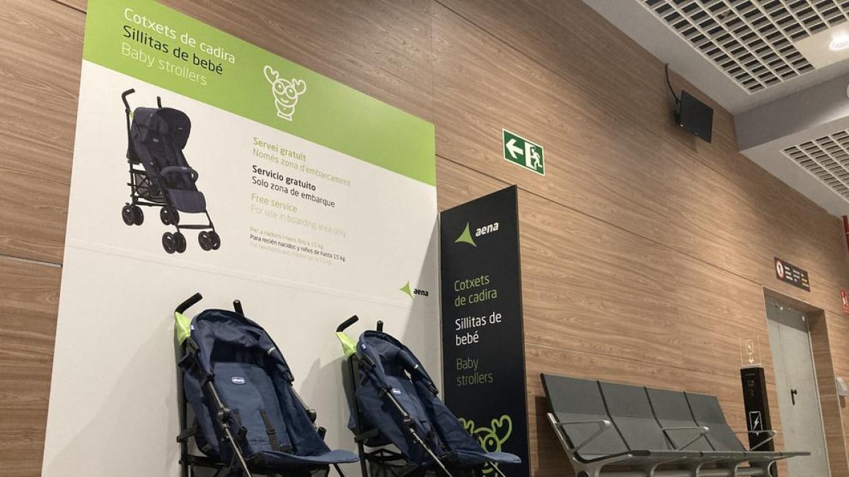 El Aeropuerto de Reus incorpora un servicio gratuito de sillitas infantiles