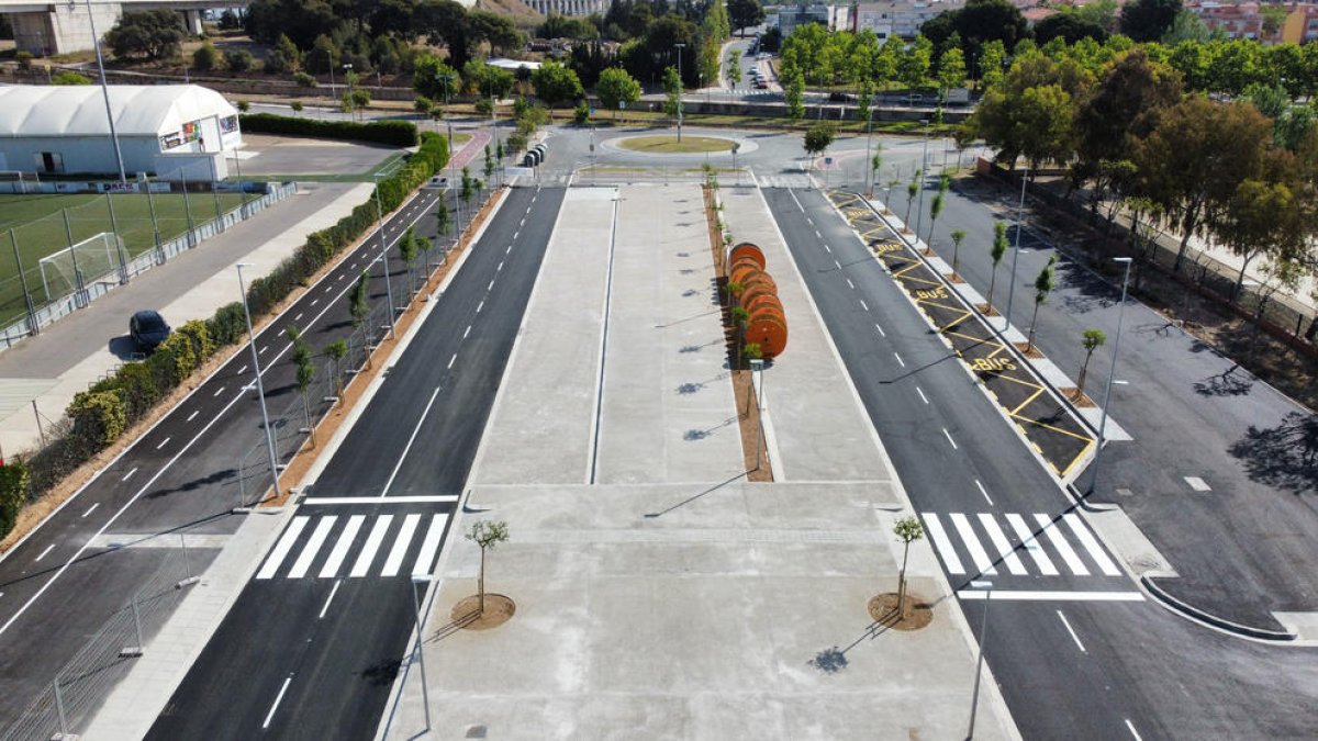 La nueva avenida de l'Esport de Cambrils ya está prácticamente acabada
