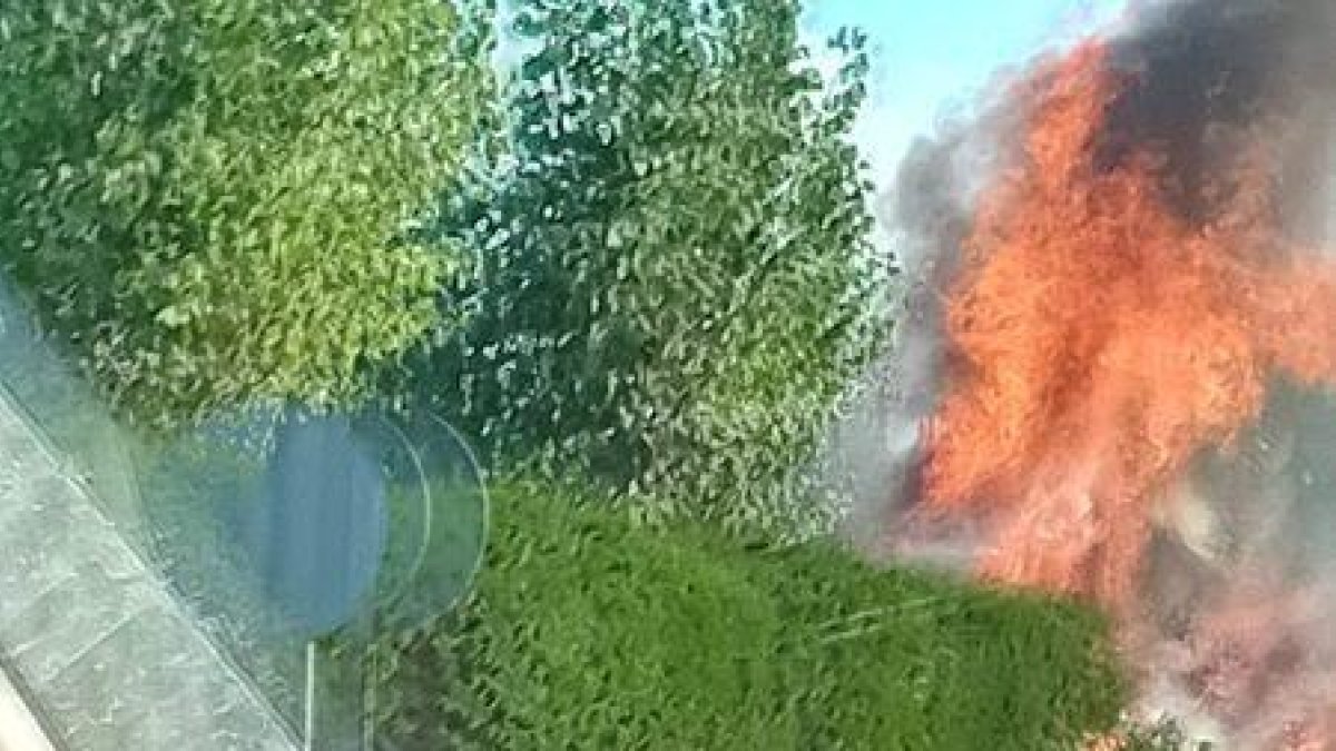 Incendi a l'interior d'un bungalow del Càmping Platja de Mont-roig del Camp