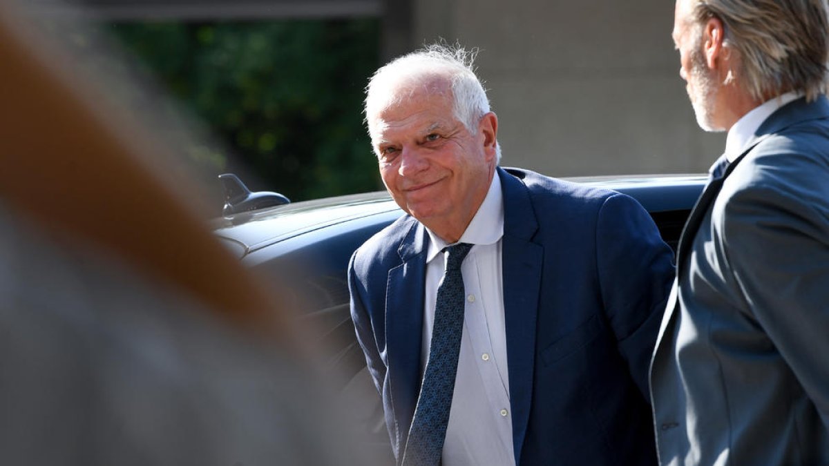 La UE amplía en 3.500 MEUR el fondo para enviar armas a Ucrania