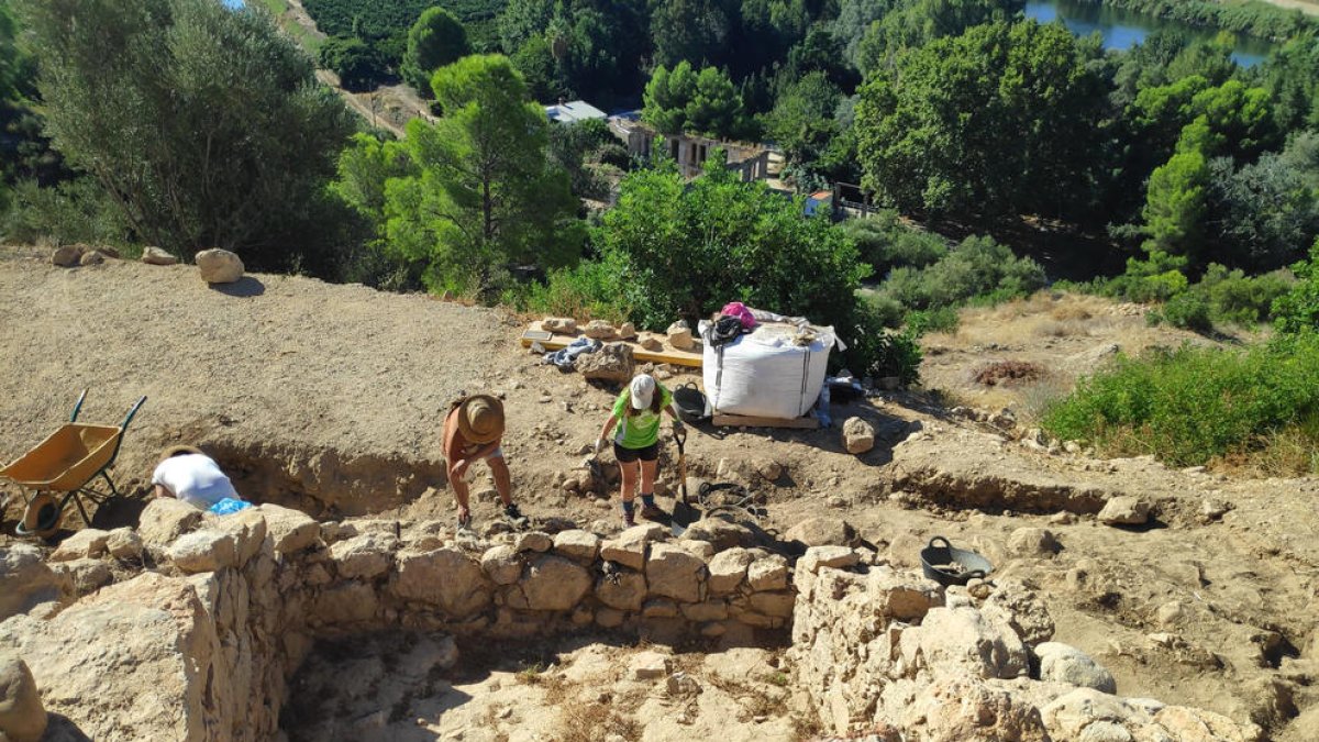 Arqueólogos de la URV inician la excavación del Azud de Tivenys para delimitar el yacimiento