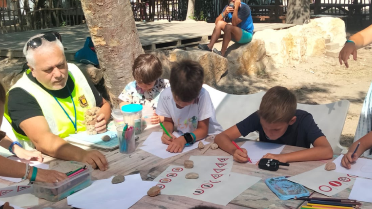 Los Mossos organizan una campaña de movilidad segura en campings de las Terres de l'Ebre