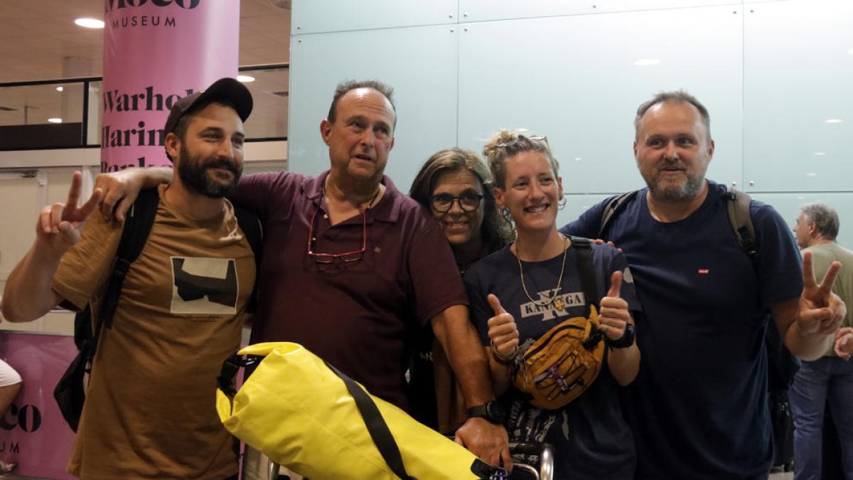 Llegan a Barcelona los turistas atrapados en Etiopía: «Hemos sufrido por nuestra vida»