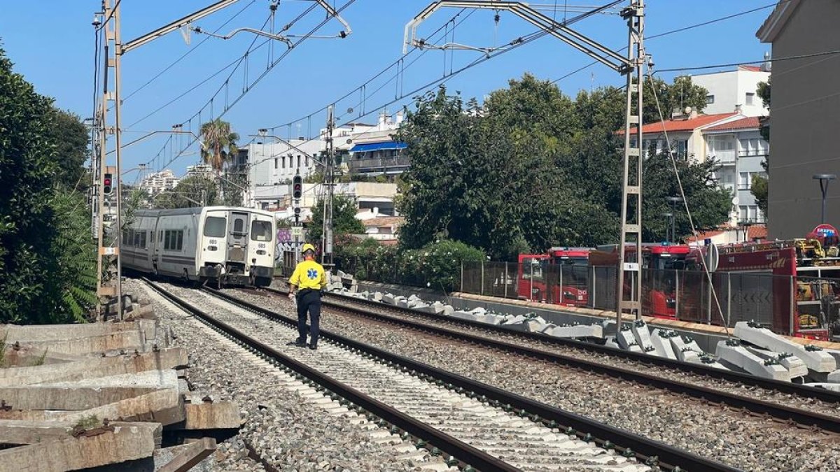 Retards a Rodalies pel descarrilament d'un Talgo sense passatgers a Sitges