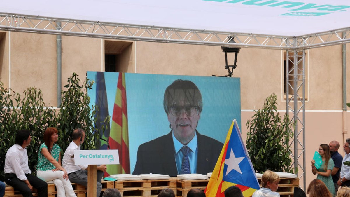 Puigdemont es dirigeix als abstencionistes: «Catalunya no es defensa amb les mans a les butxaques»