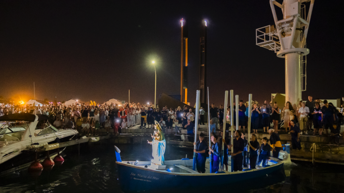Salou clou deu Nits Daurades amb la tradicional processó de la Verge