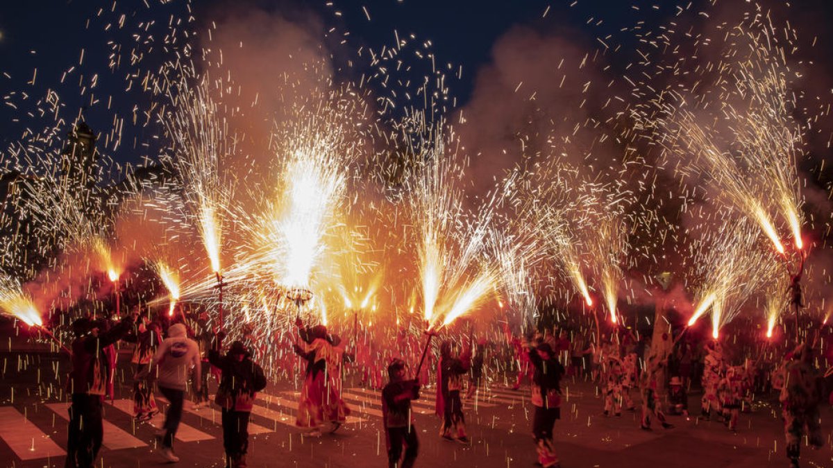 Els Catarres i Mushkaa, figures destacades de la Festa Major del Morell