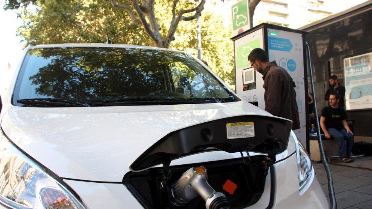 Els compradors de vehicles elèctrics nous podran optar a un descompte del 15% en l'IRPF