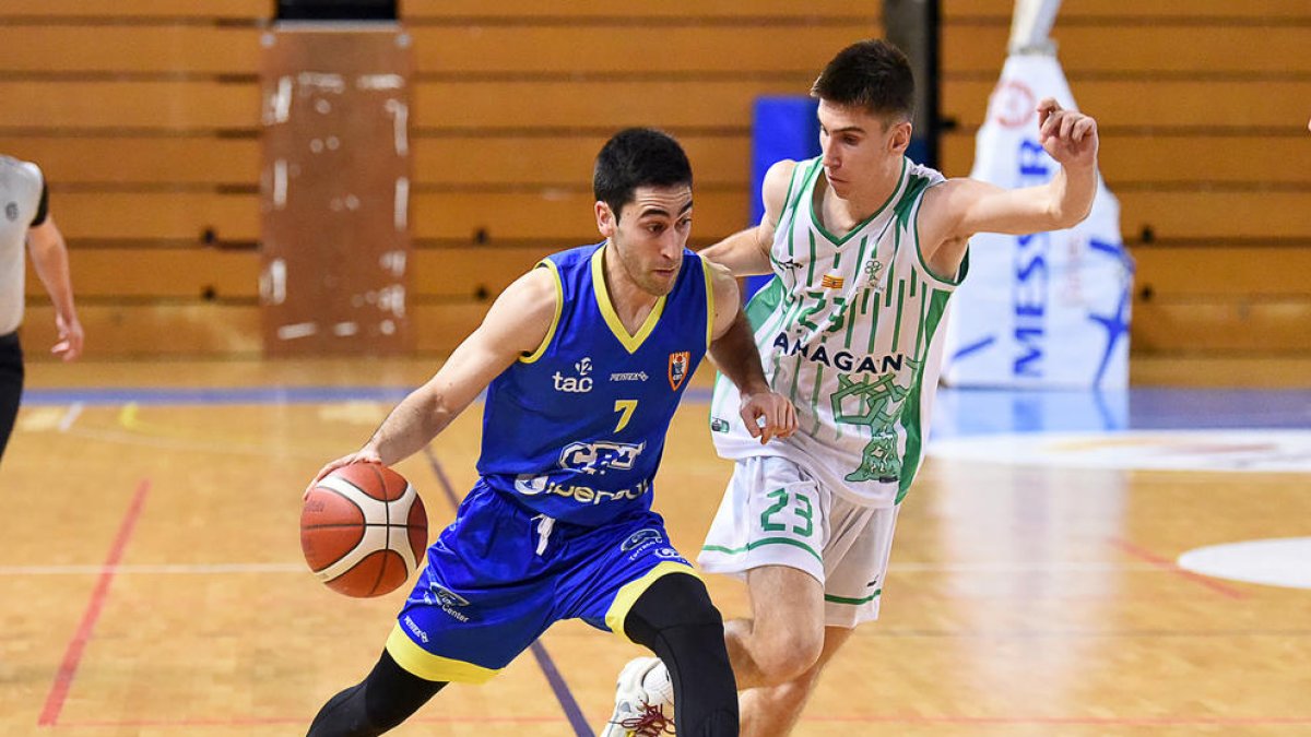 Imatge de David Fernández en un partit del CBT.