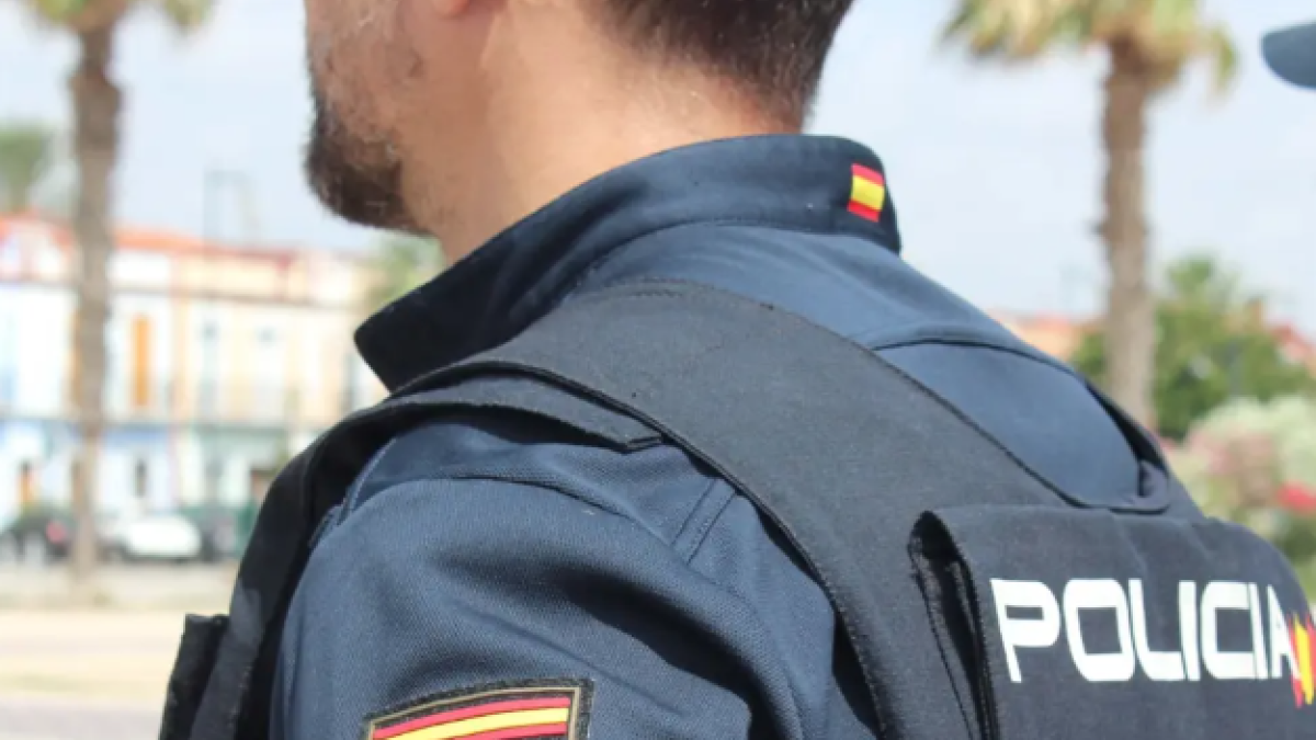 Barcelona: Un policía fuera de servicio salva la vida a un bebé que se estaba asfixiando en el metro