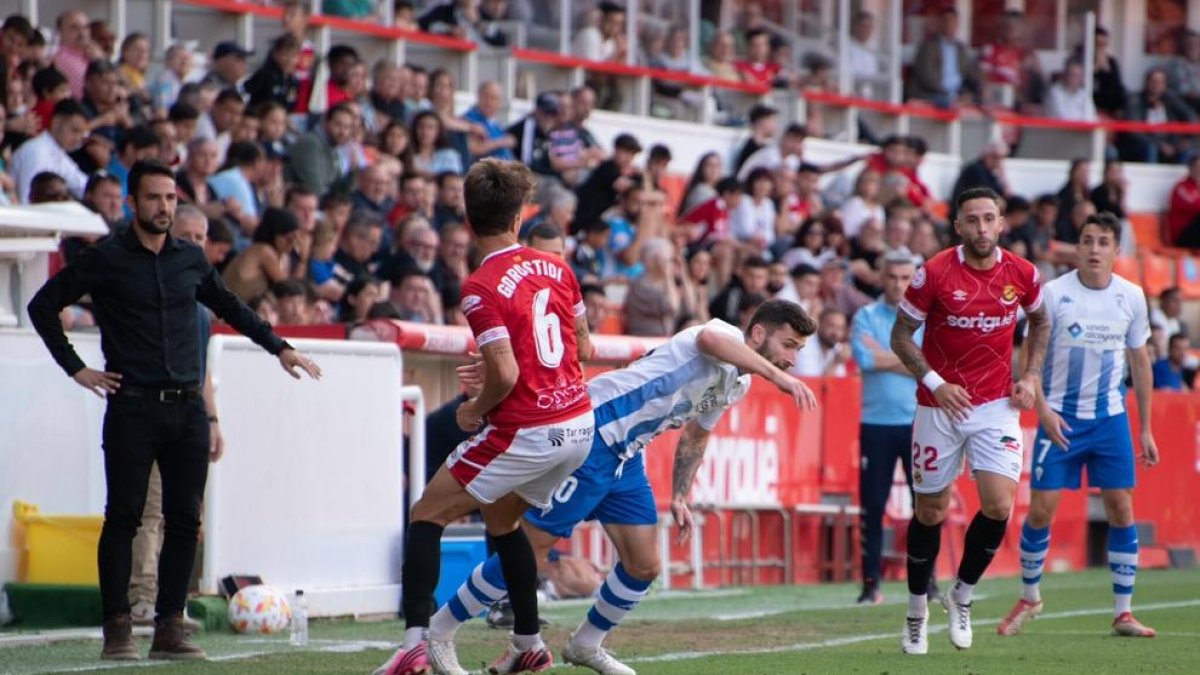 La tripleta Fernández dona la victòria al Nàstic i el bitllet a la Copa del Rei (3-0)
