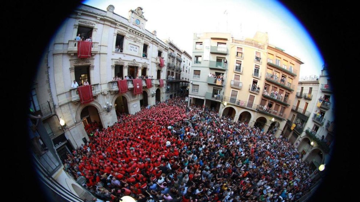 Los balcones del Ayuntamiento de Valls se abren de nuevo por la Fiesta Mayor