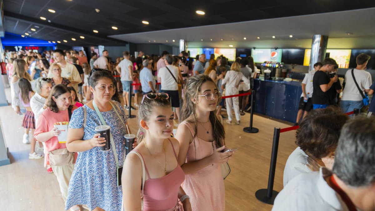 El estreno de 'Barbie' pinta los cines de Tarragona de color rosa en su primer día