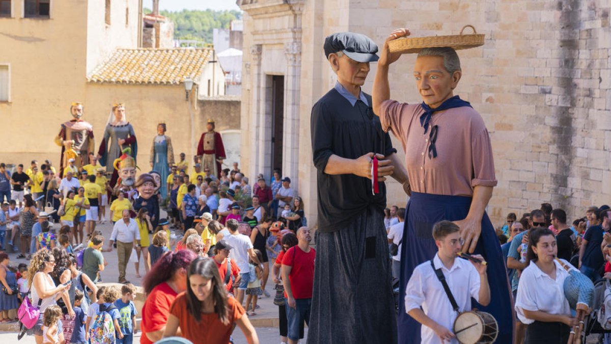 El Catllar recupera la tractorada i la baixada de trastos a la Festa Major
