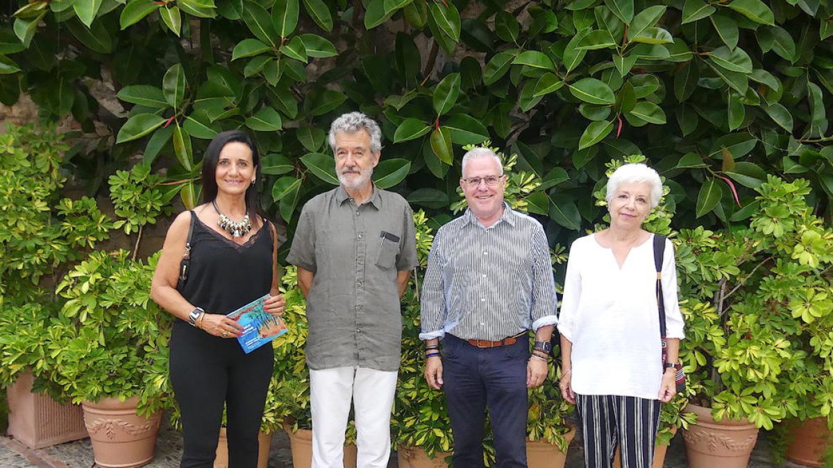 El artista Perico Pastor muestra sus experiencias en una exposición en la Torre Vella de Salou
