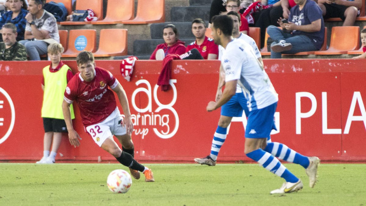 El planter truca a la porta: el Nàstic tanca l'any amb cinc jugadors a l'onze