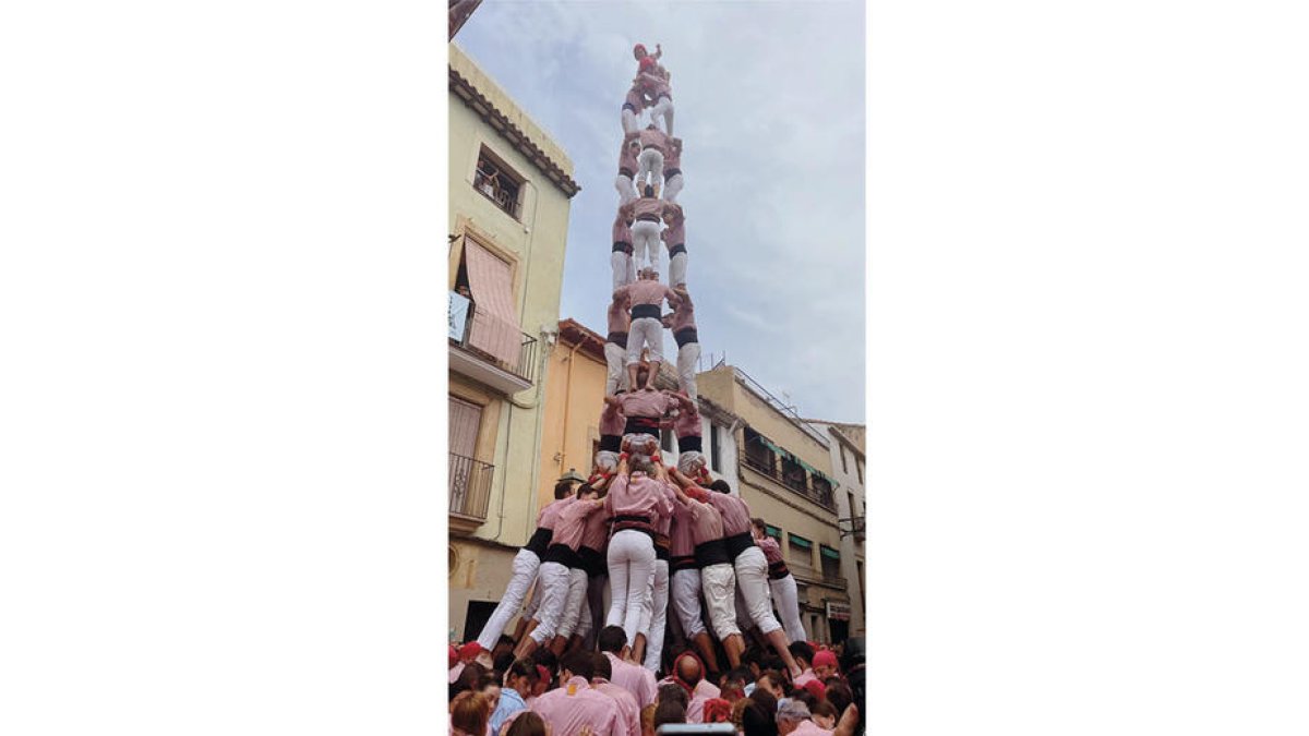 Santa Rosalia recupera el castell de nou