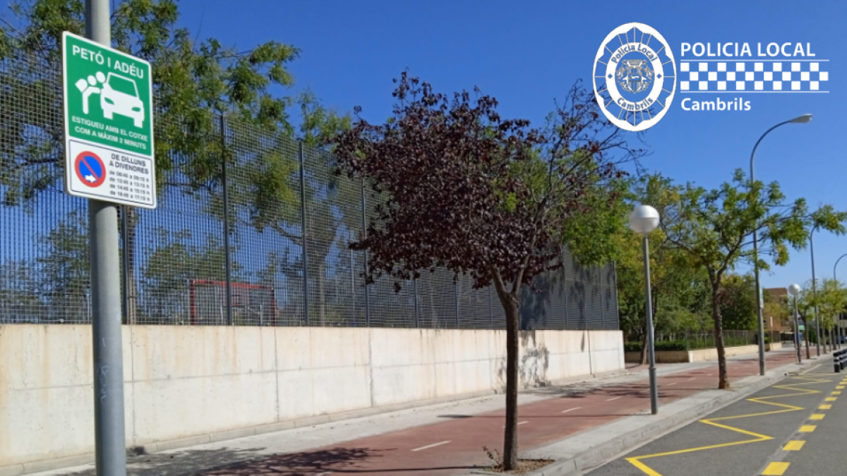 Cambrils pone en funcionamiento las primeras cinco áreas de «Beso y Adiós» en los centros escolares