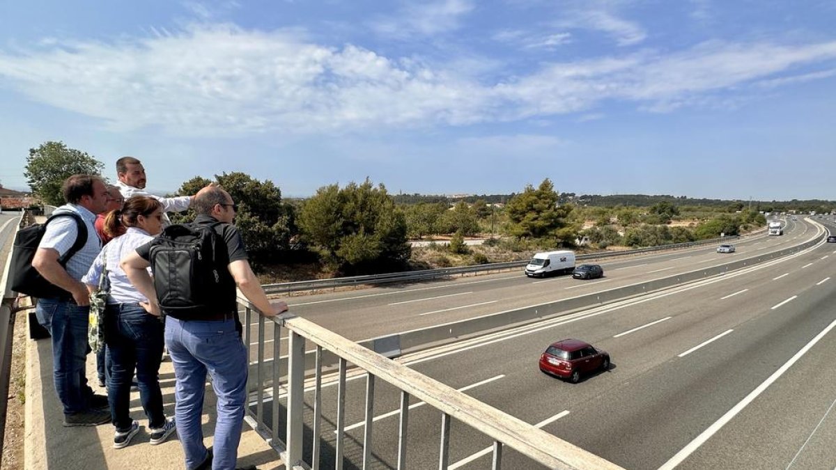 El govern de Roda de Berà vol que el nou accés de l'AP-7 s'ubiqui al polígon de l'Avenar
