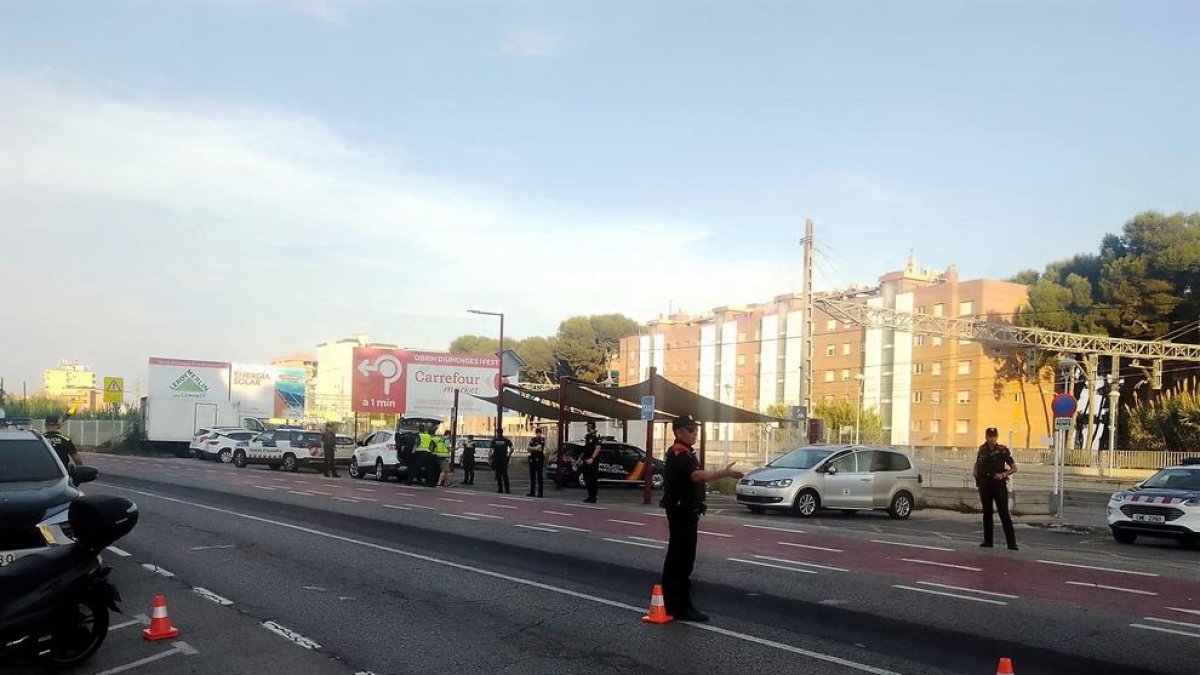 Interponen ocho denuncias en un dispositivo policial en Torredembarra