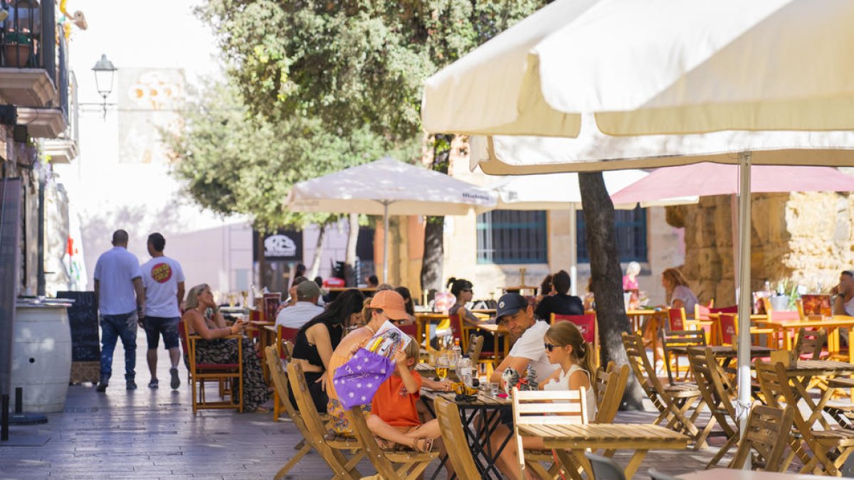 Els veïns denuncien l'excessiva ocupació de les terrasses a la Part Alta de Tarragona